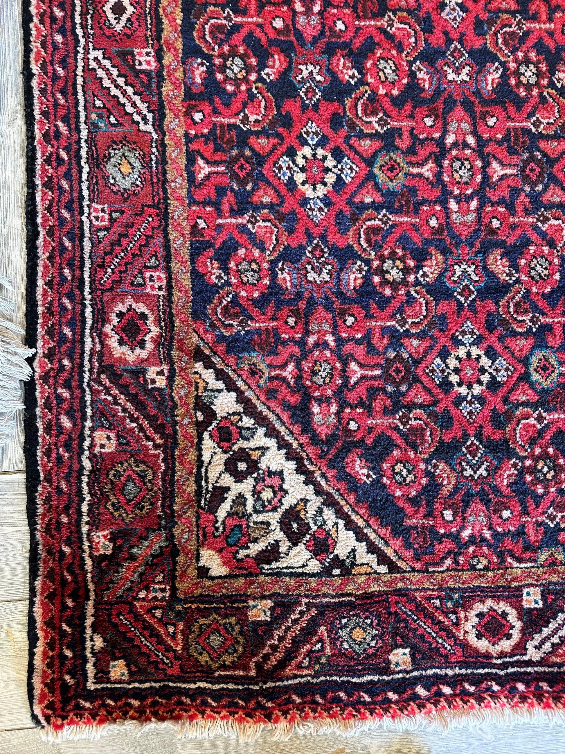 Fine Vintage Zagheh Persian Area Rug 10'4'' x 5'5'' - Nuvé