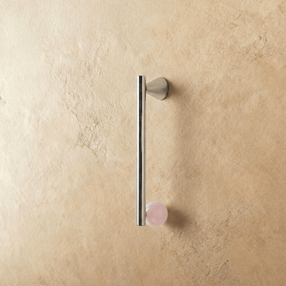 Clear crystal knob and pull bar from Kwam, ideal for cabinet hardware in home and garden decor.