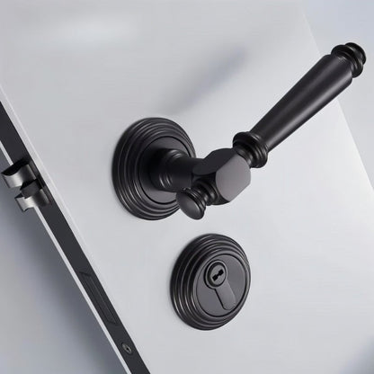 Louter Handle and Lock - Nuvé