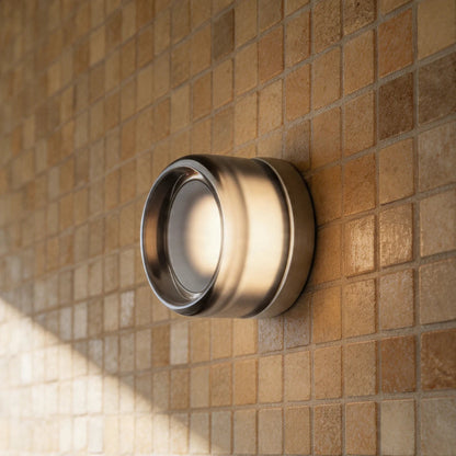Lugna Wall Lamp