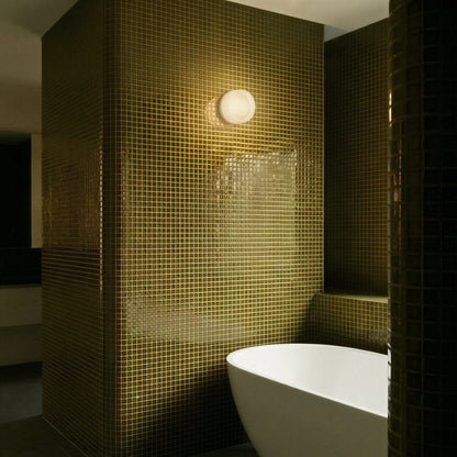 Lugna Wall Lamp