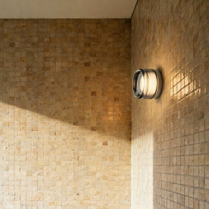Lugna Wall Lamp