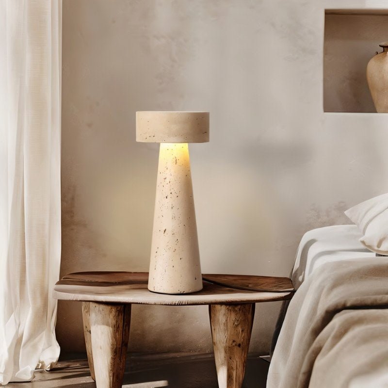 Lycoris Table Lamp - Nuvé