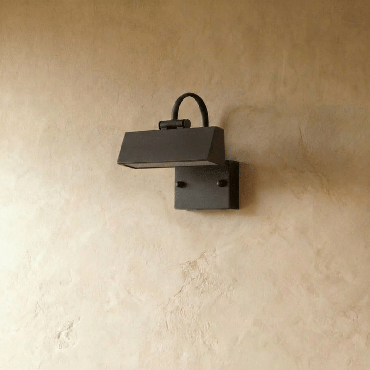 Mayim Outdoor Wall Lamp