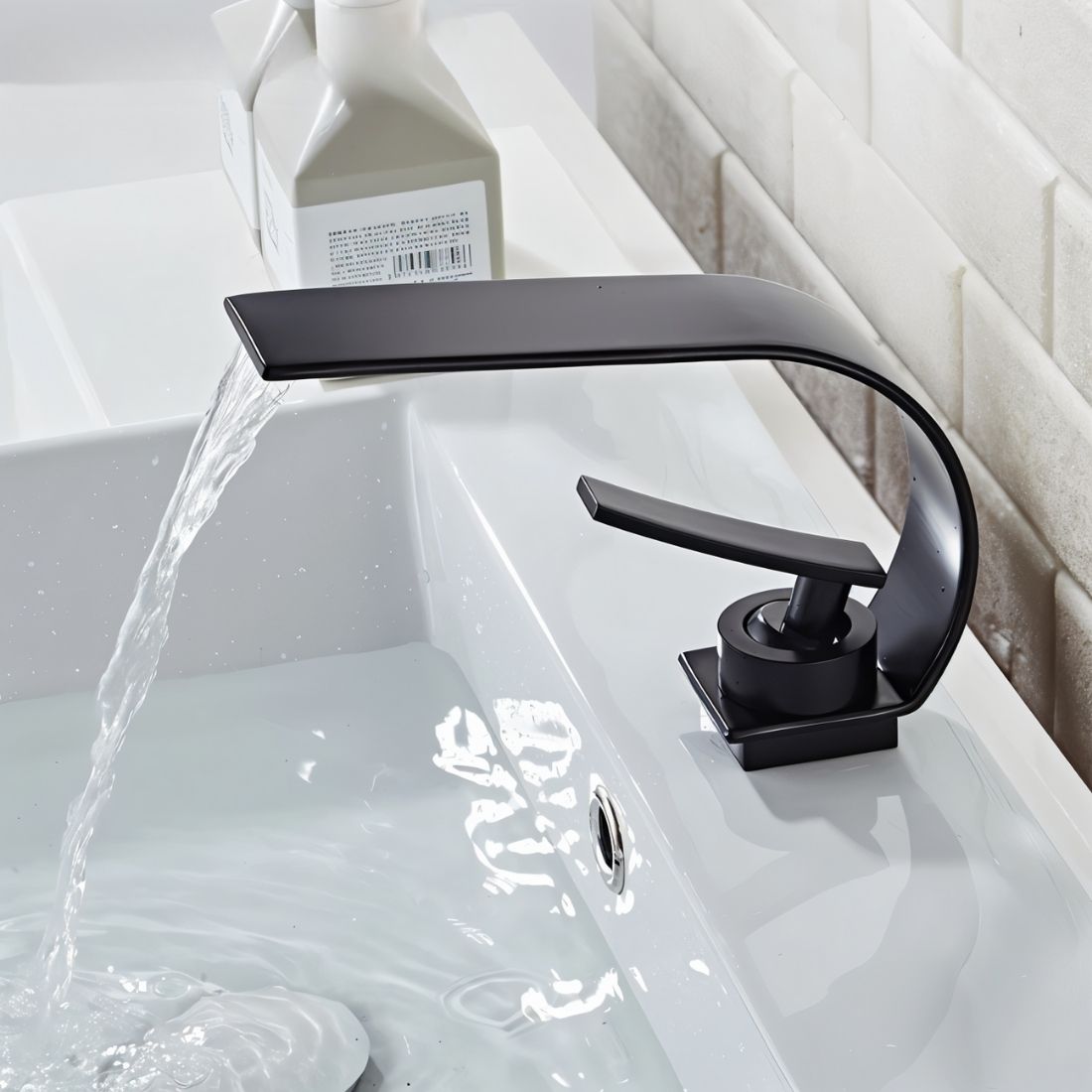 Mindad Bathroom Faucet - Nuvé