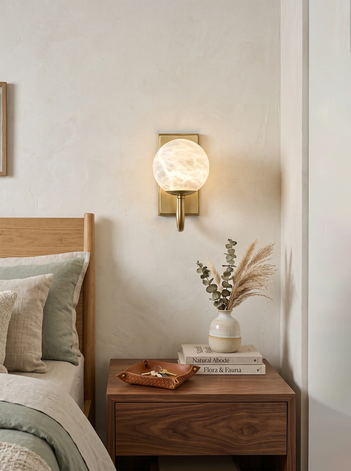 Modern Simple Alabaster Wall Lamp