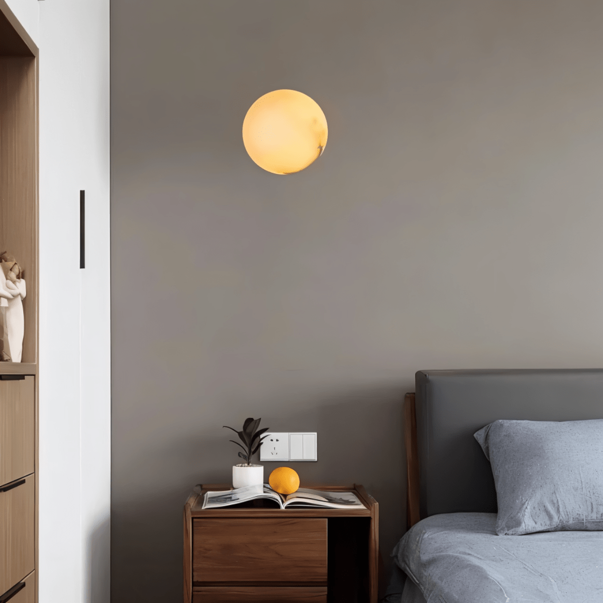 Onyxa Alabaster Wall Lamp