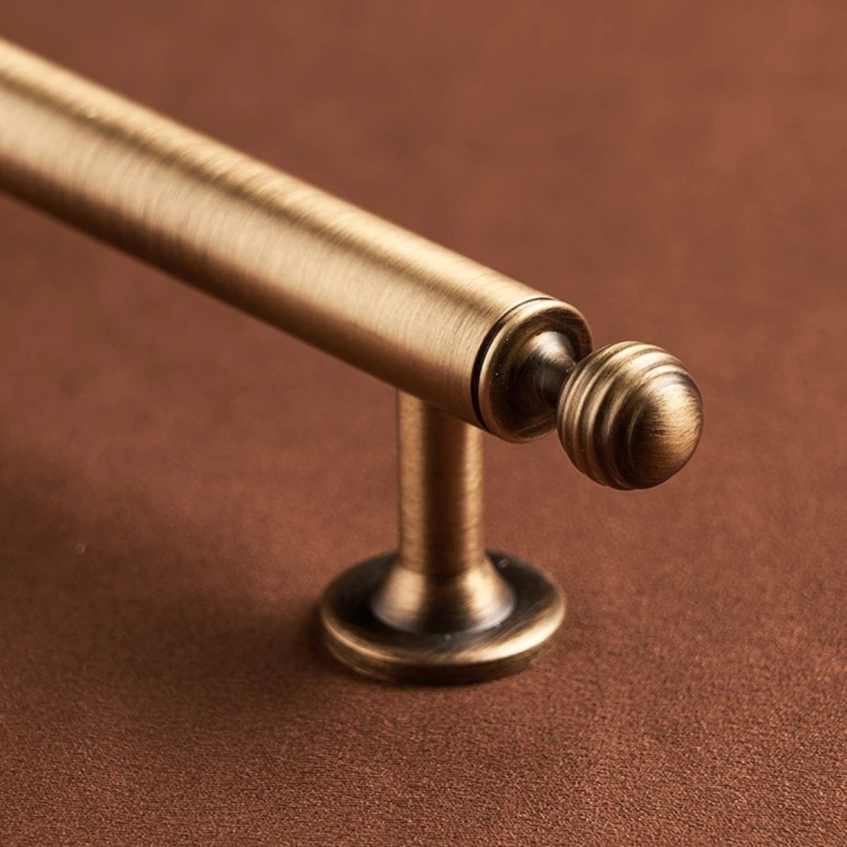 Orgil Knob & Pull Bar