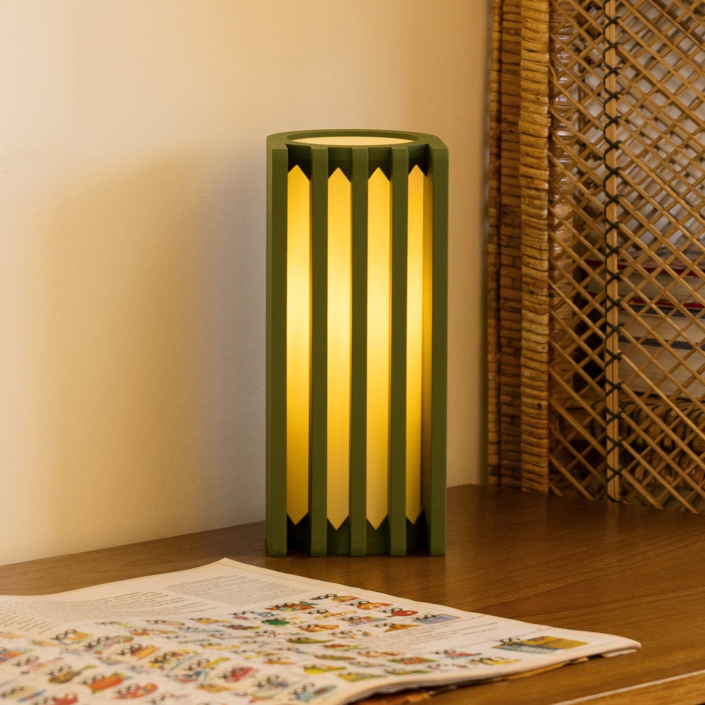 Terra Labs radiator table lamp with a vintage radiator design, featuring a metal finish and a classic table lamp base.