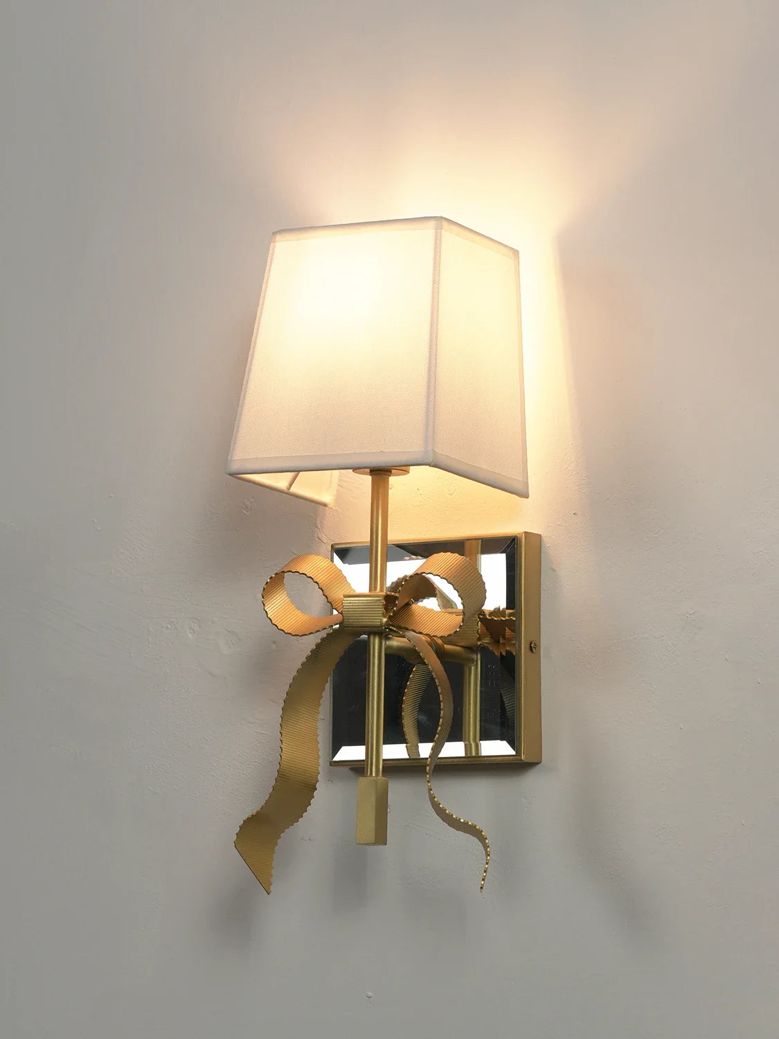 Ribbon Bow Wall Light - Nuvé