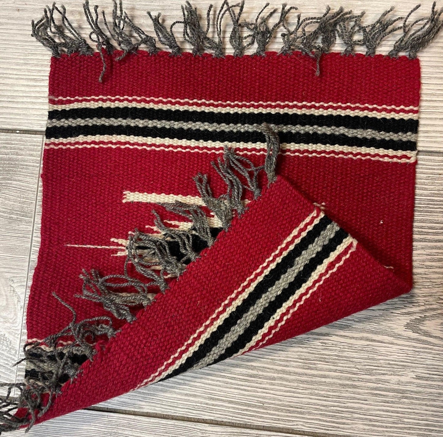 Small Mexican Hand Woven Kilim Rug 9''x12'' - Nuvé