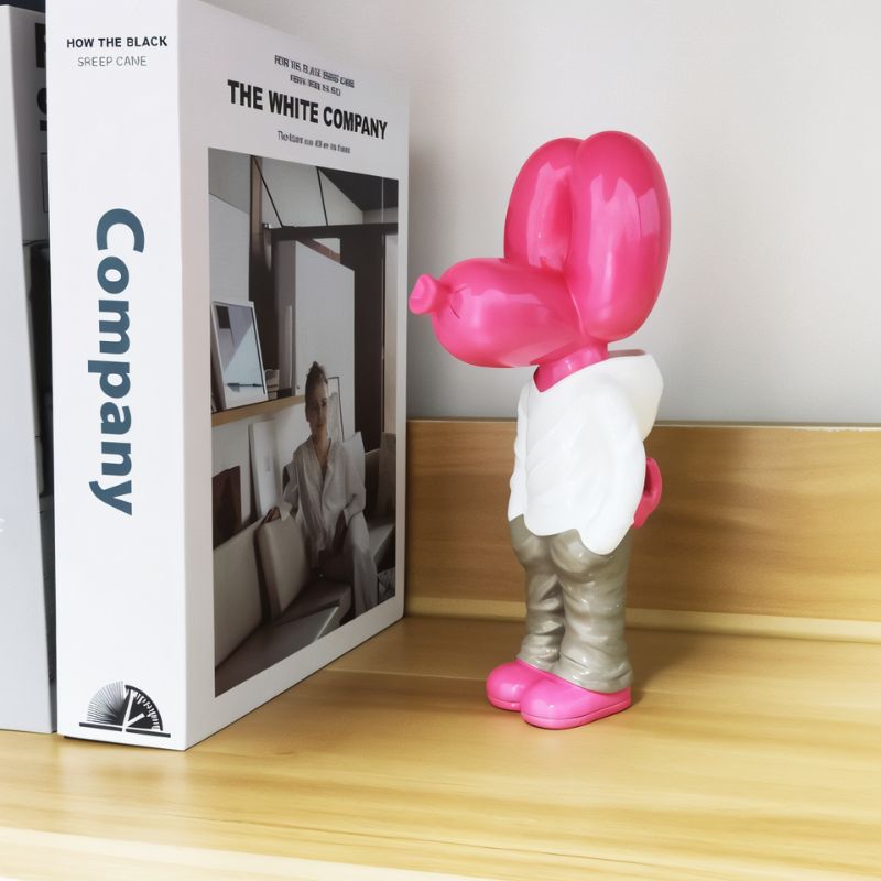 Smarty Pants Figurine - Nuvé