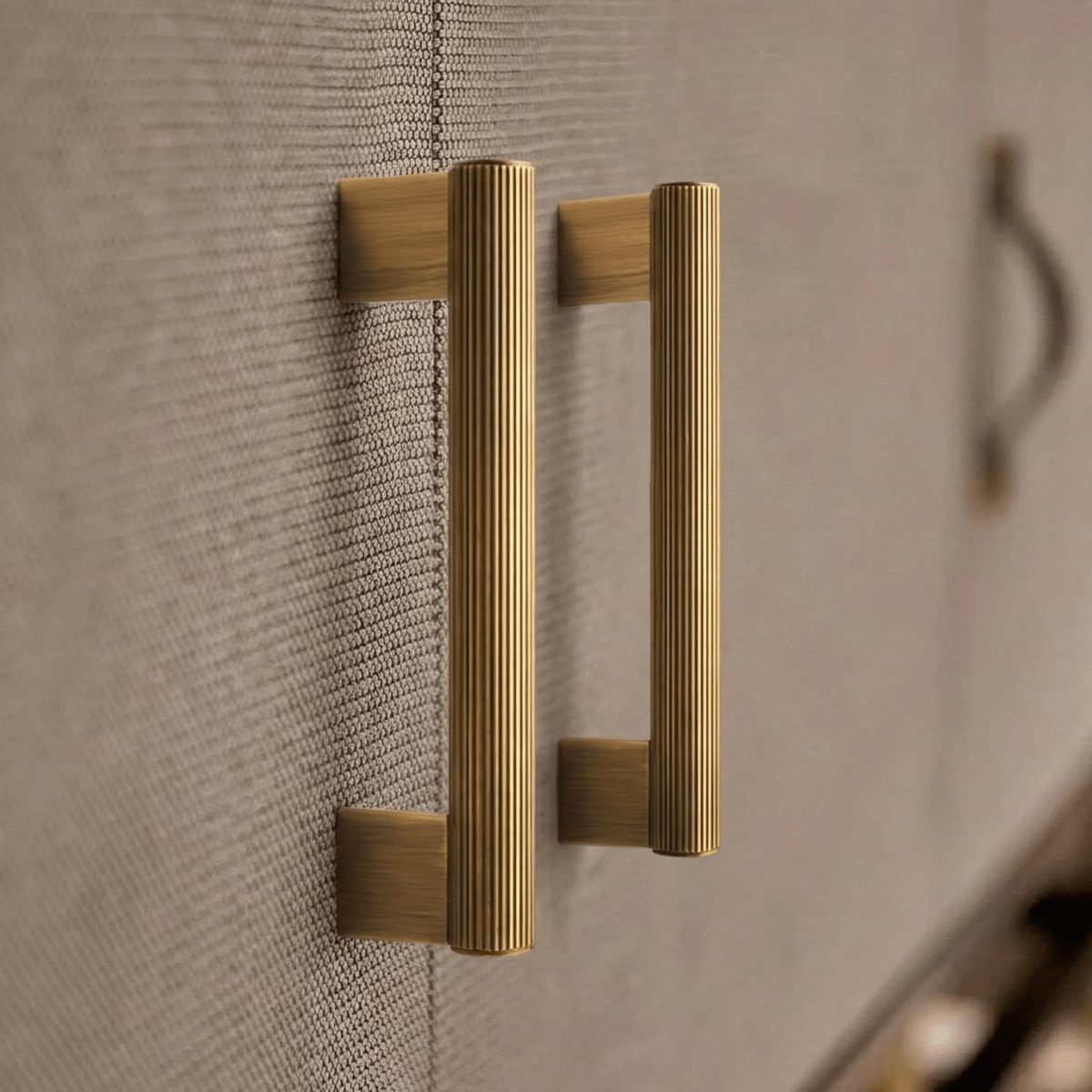 Tobias Knob And Pull Bar - Nuvé