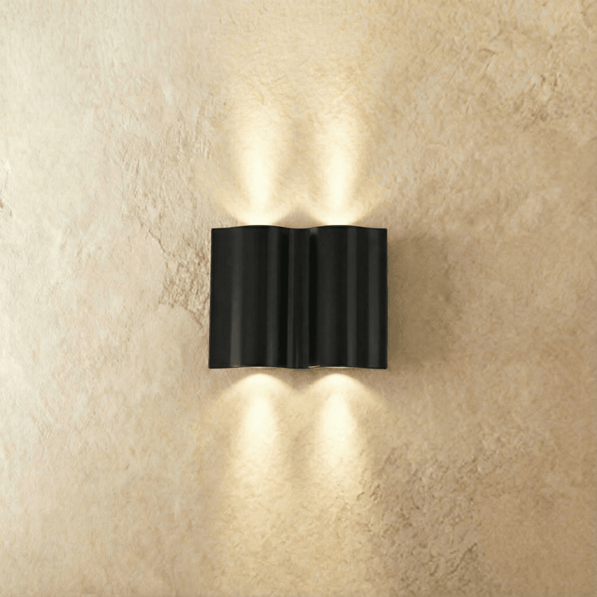 Trevis Outdoor Wall Lamp - Nuvé