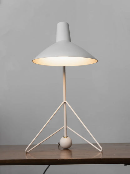 Tripod HM9 Simple Table Lamp