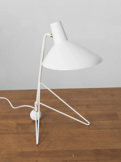 Tripod HM9 Simple Table Lamp